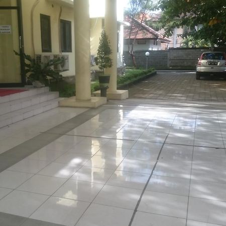 Edutel Undiksha Hotel Singaraja Kültér fotó