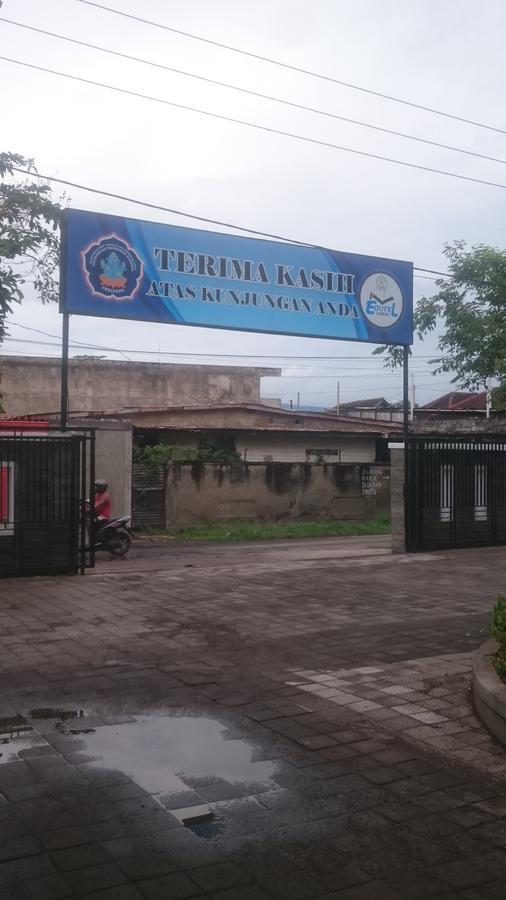 Edutel Undiksha Hotel Singaraja Kültér fotó